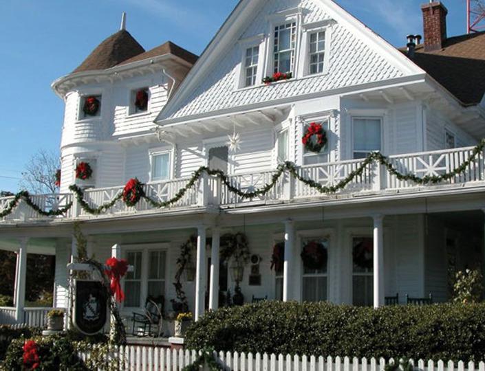 Manteo's Holiday Home Tour